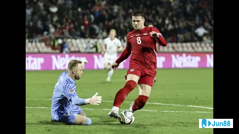 Cầu thủ Latvia và Serbia trong trận đấu bóng đá trong bối cảnh Thành tích đối Cầu thủ Latvia và Serbia trong trận đấu bóng đá trong bối cảnh Thành tích đối